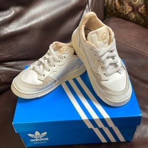 Adidas SuperCourt EL I size: youth 9K